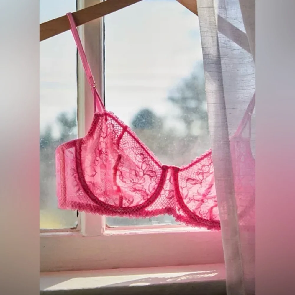 NWOT Free People Intimately Lace Underwire Bra Pink Size 32C